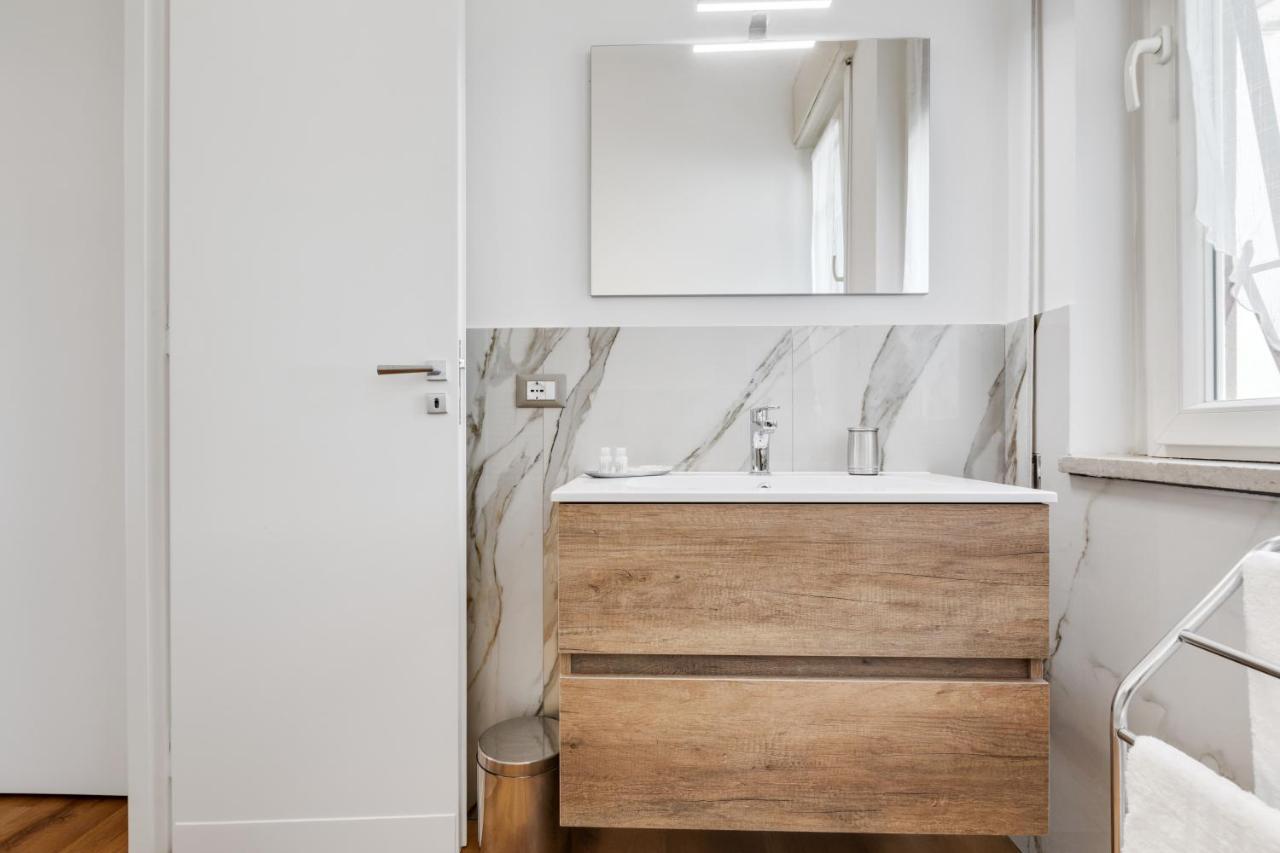 Residenza Dei Poeti - Roomy And Modern Flat Palermo Buitenkant foto